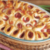 Пирог с варёно-копчёной колбасой.