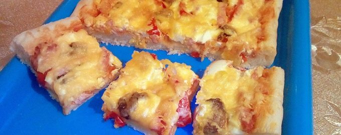 Пицца с колбасой и яйцом - пошаговый рецепт с фото
